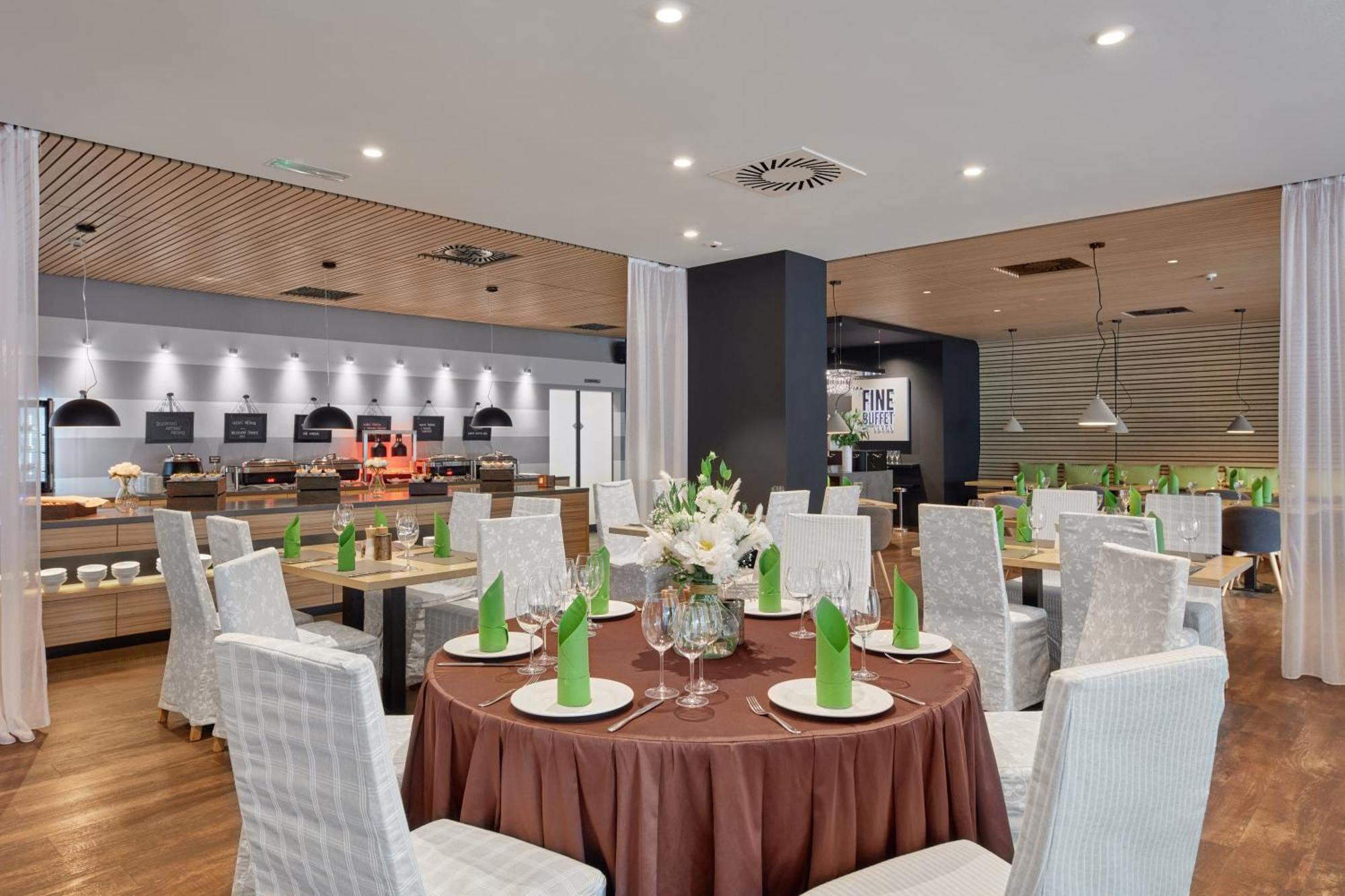 Spa Hotel Felicitas Подєбради Екстер'єр фото